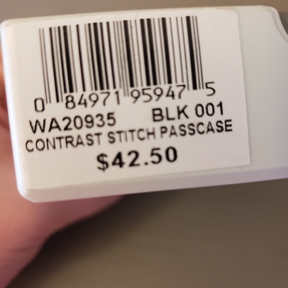 Perry Ellis Wallet - Picture 3 of 3